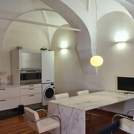 Historic E Comfort Suite - Locazione Semplice Болонья Экстерьер фото