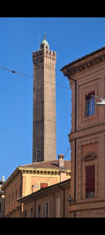 Historic E Comfort Suite - Locazione Semplice Болонья Экстерьер фото