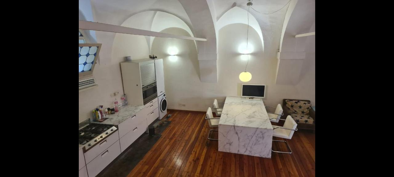 Historic E Comfort Suite - Locazione Semplice Болонья Экстерьер фото