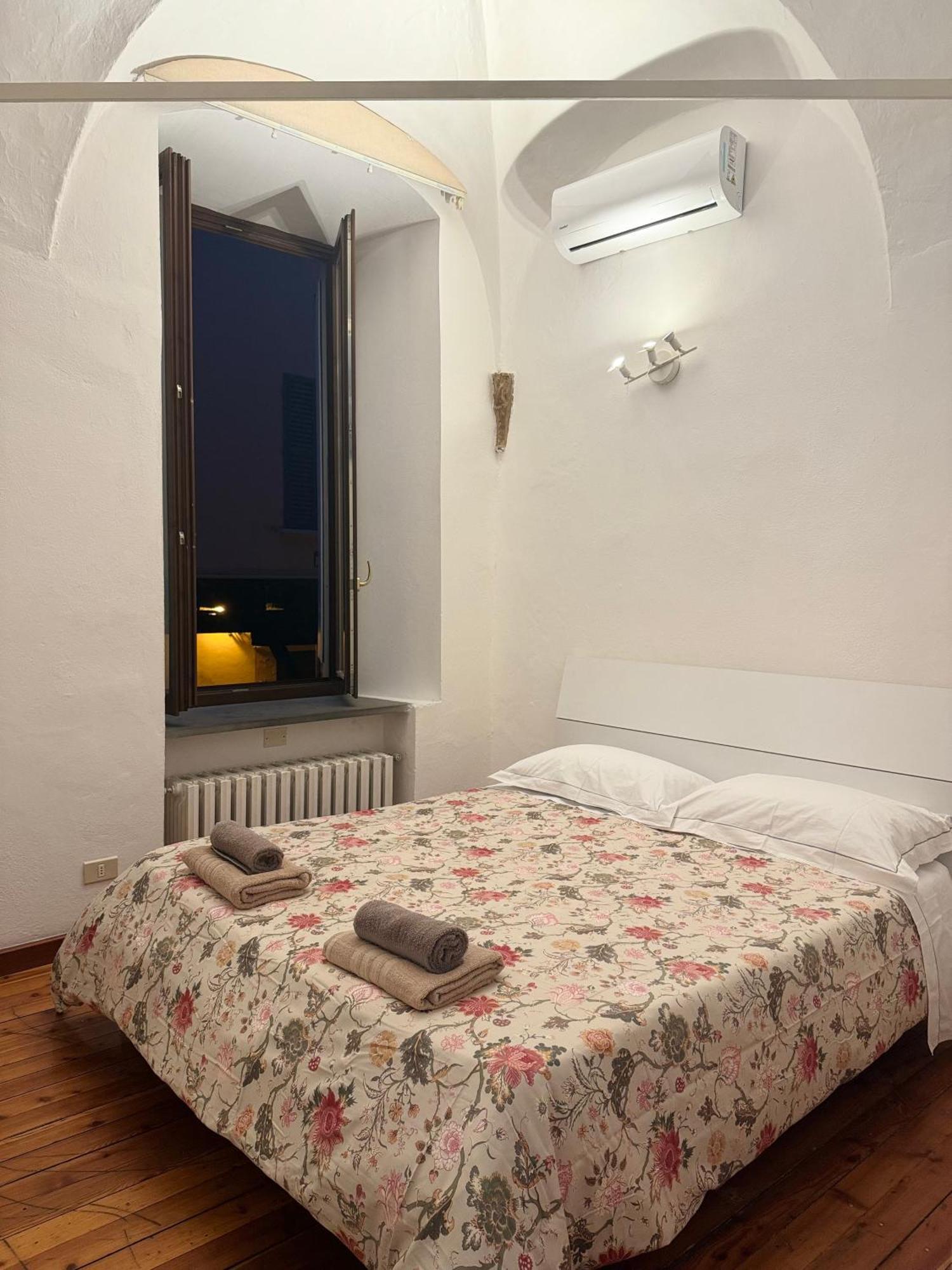Historic E Comfort Suite - Locazione Semplice Болонья Экстерьер фото