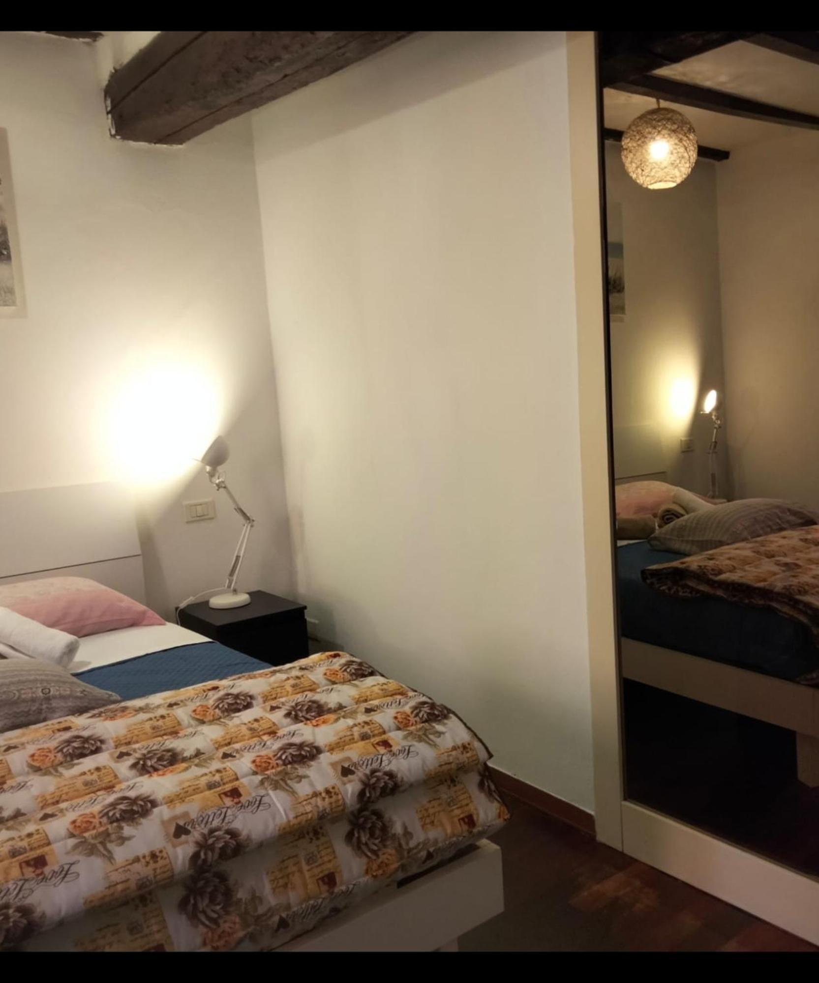 Historic E Comfort Suite - Locazione Semplice Болонья Экстерьер фото